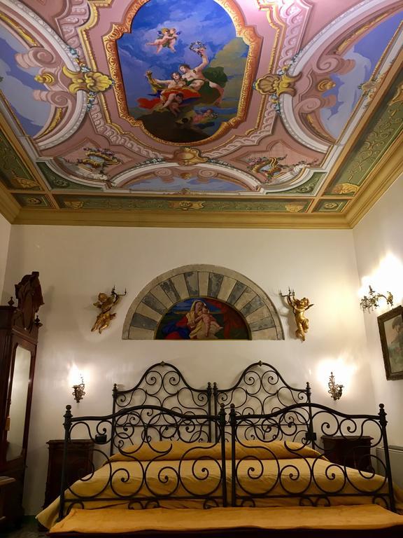 Old Taverna Sorrentina ภายนอก รูปภาพ