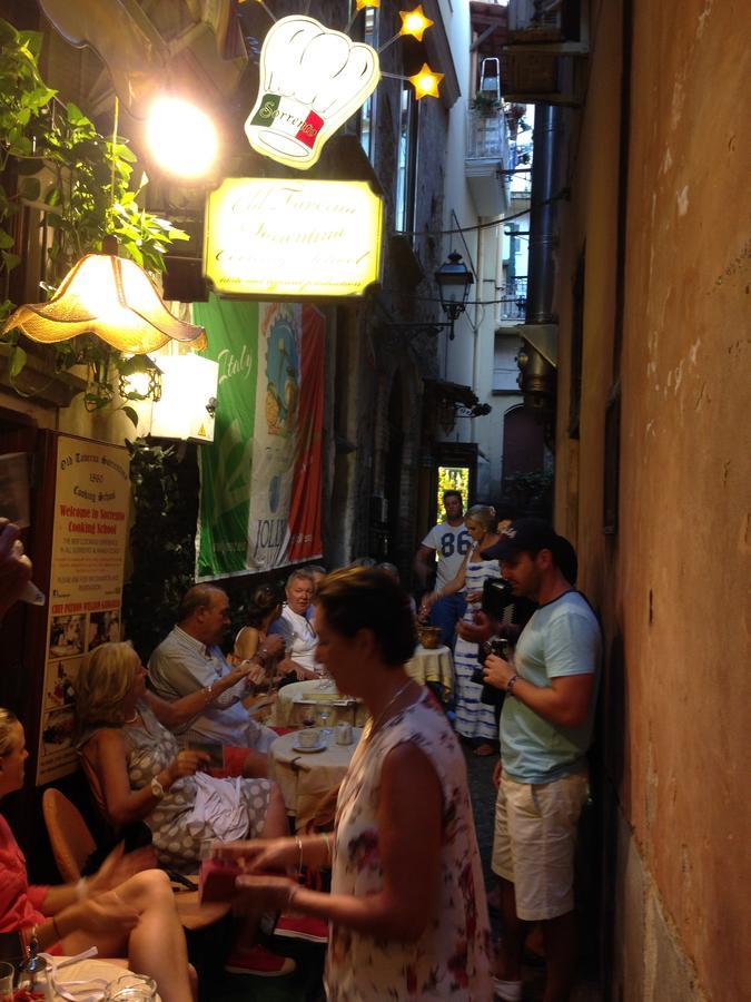Old Taverna Sorrentina ภายนอก รูปภาพ