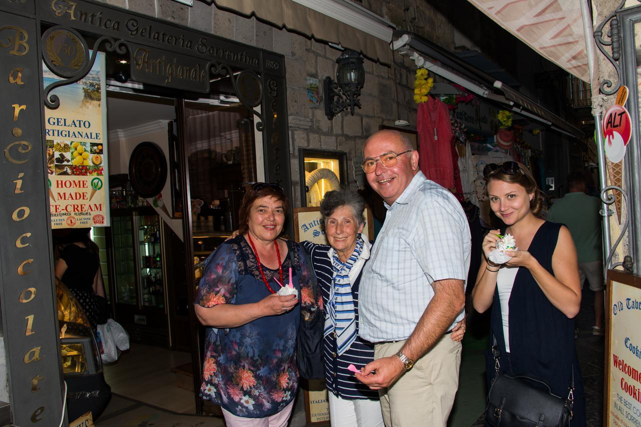 Old Taverna Sorrentina ภายนอก รูปภาพ
